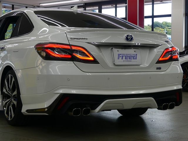 Toyota CROWN SEDAN 2018-10 195007-9