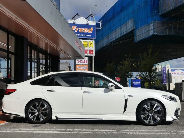 Toyota CROWN SEDAN 2018-10 195007-6