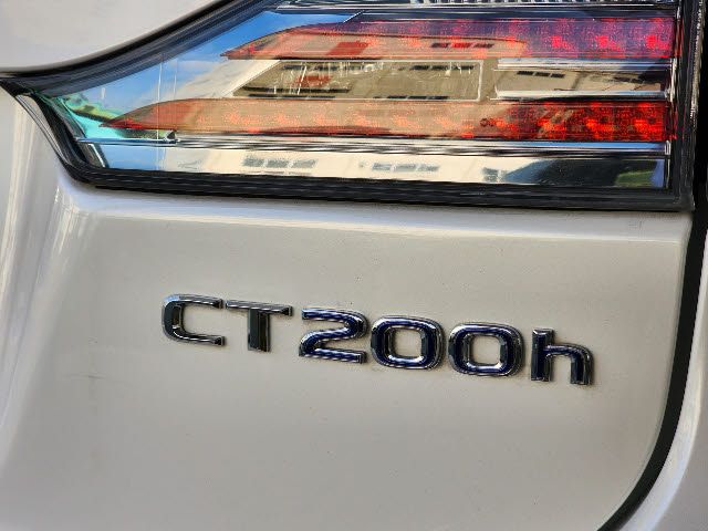 Lexus CT 2011-10 16147-9