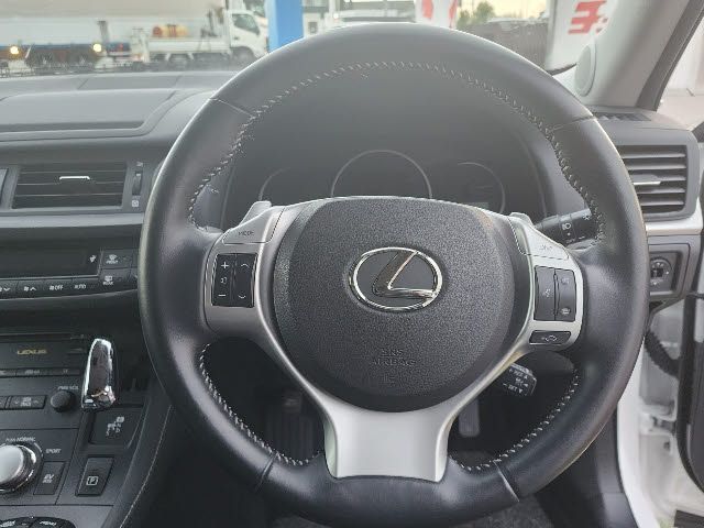 Lexus CT 2011-10 16147-13