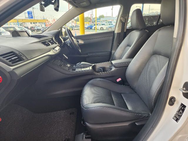 Lexus CT 2011-10 16147-3