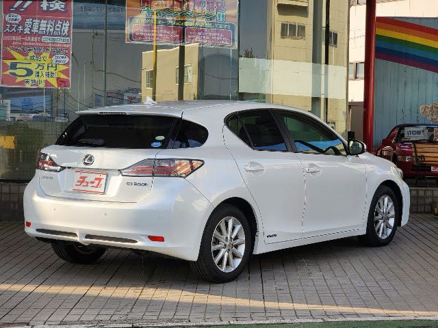 Lexus CT 2011-10 16147-2