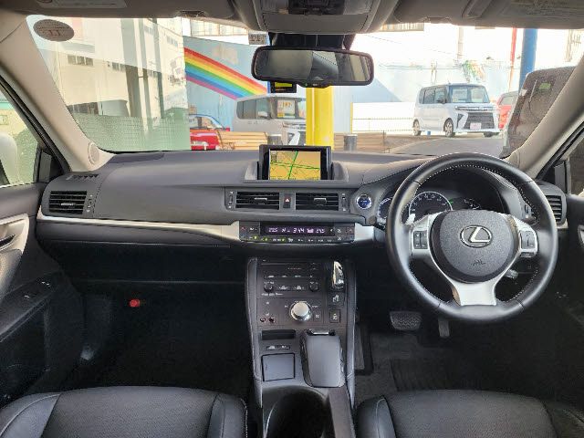 Lexus CT 2011-10 16147-1