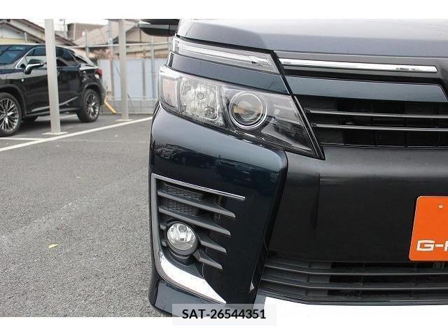 Toyota VOXY 2014-02 225142-11