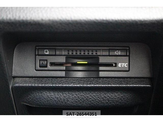 Toyota VOXY 2014-02 225142-6