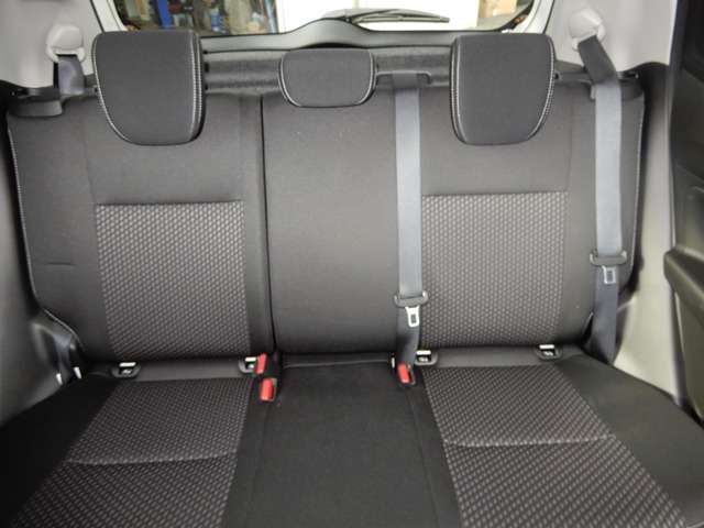 Suzuki SWIFT 2022-03 13649-19