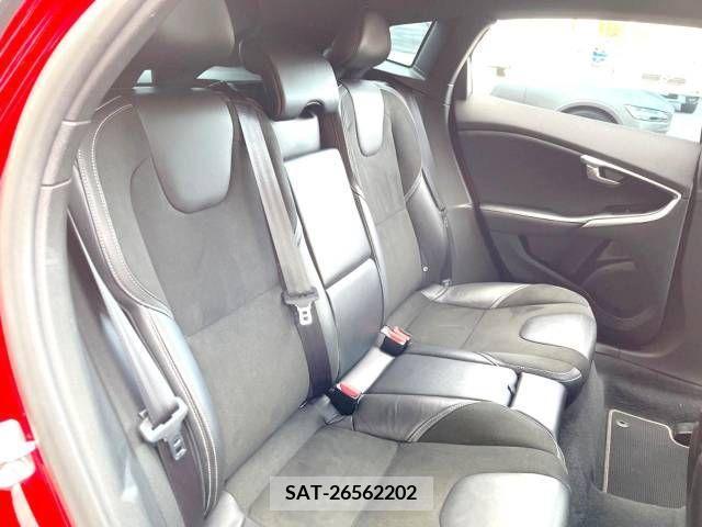 Volvo V40 2015-01 231465-10