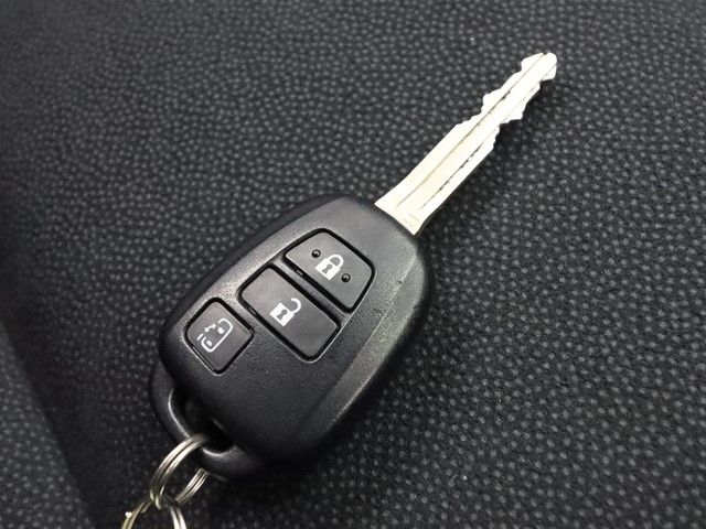 Toyota ESQUIRE 2018-10 25397-27