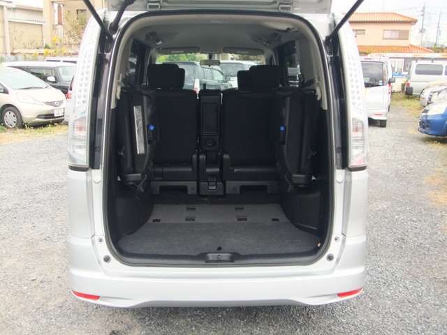 Nissan SERENA 2012-11 16682-15