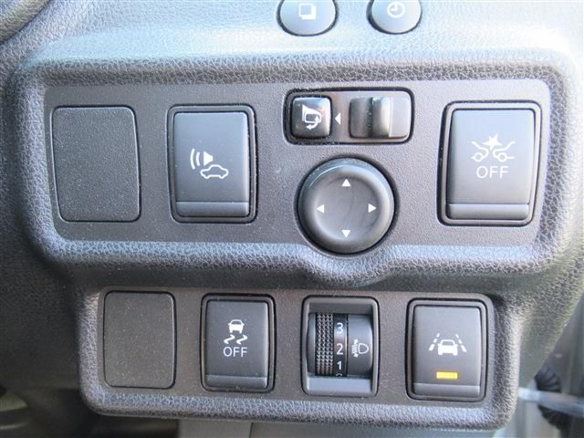 Nissan NOTE 2018-10 191764-18