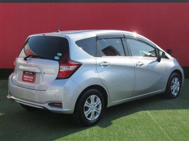 Nissan NOTE 2018-10 191764-26