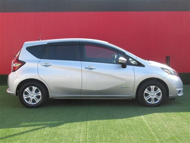 Nissan NOTE 2018-10 191764-27