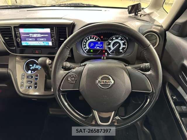 Nissan ROOX 2019-04 323895-13