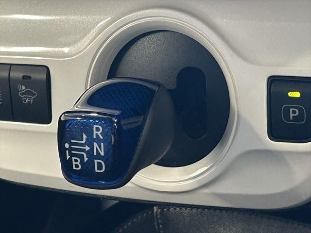 Toyota PRIUS 2016-06 15009-25