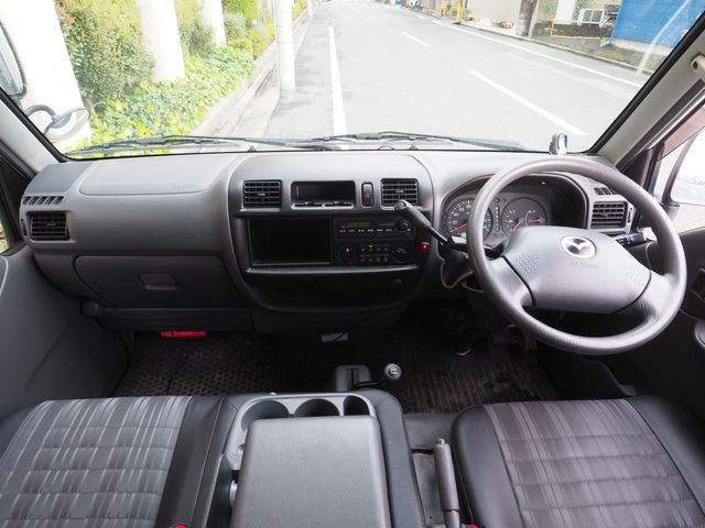 Mazda BONGO VAN 2018-10 195949-7