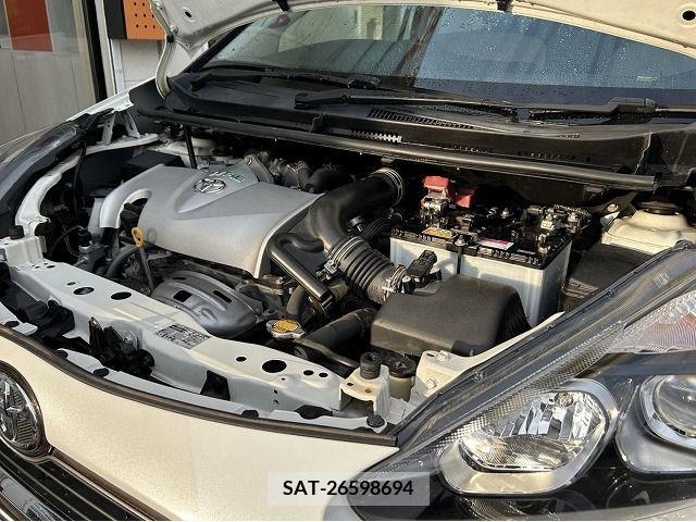 Toyota SIENTA 2015-07 380021-5