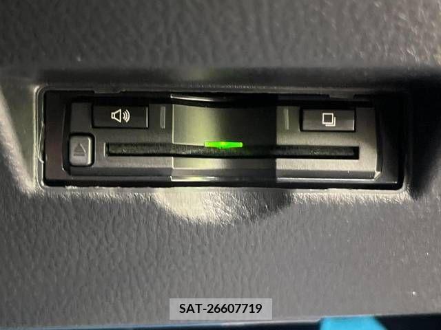 Toyota C-HR 2017-07 264278-4