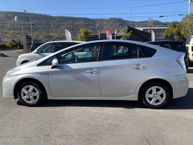 Toyota PRIUS 2009-10 180899-4