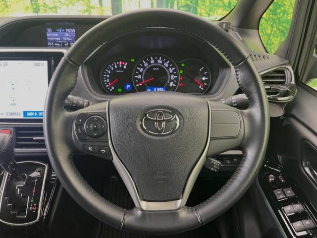 Toyota NOAH 2018-10 28313-8