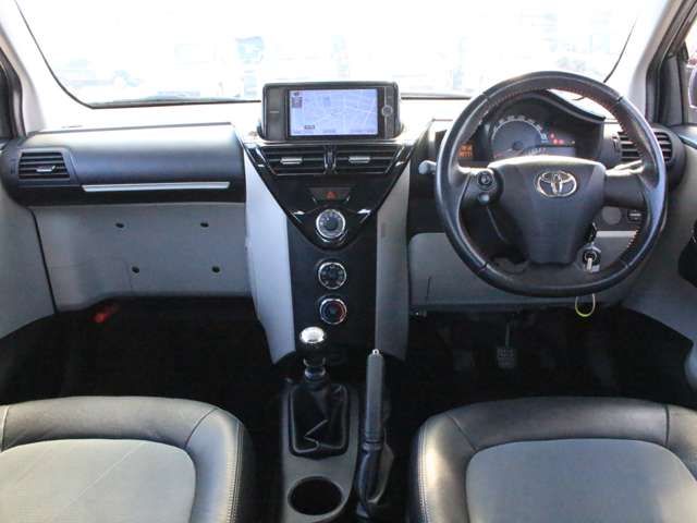 Toyota IQ 2012-08 15433-1