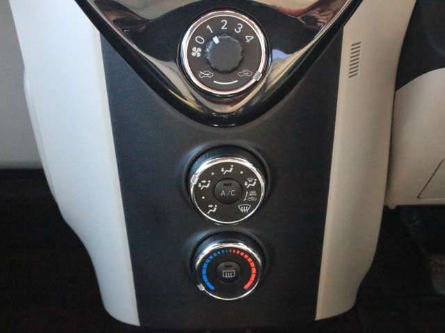 Toyota IQ 2012-08 15433-16