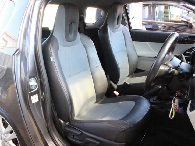 Toyota IQ 2012-08 15433-3