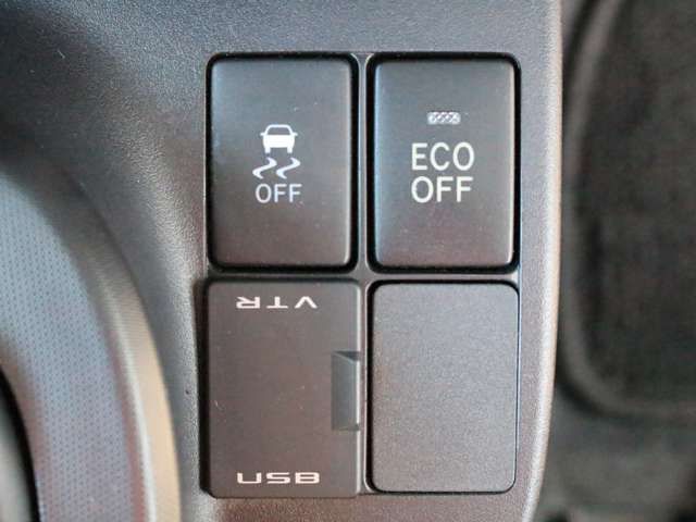 Toyota IQ 2012-08 15433-15