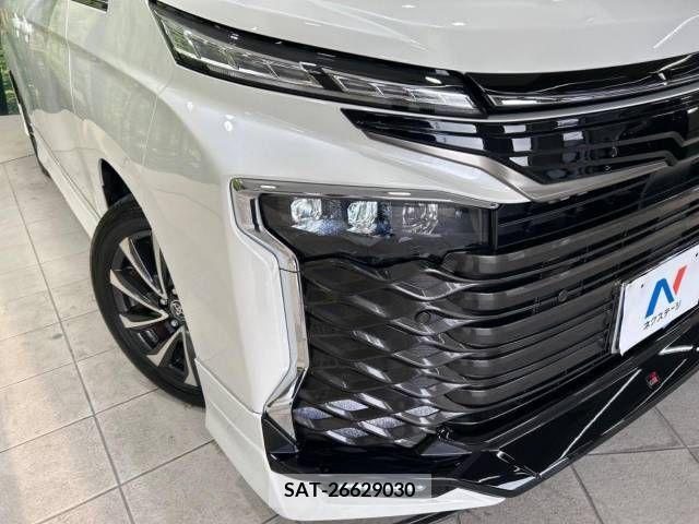 Toyota VOXY 2022-08 313575-13