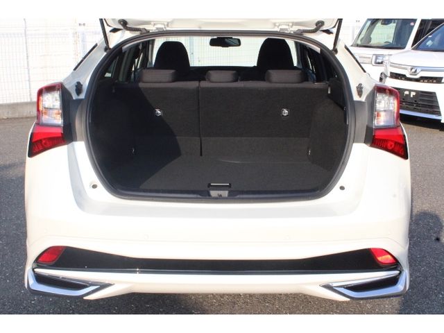 Toyota PRIUS 2019-02 14621-6