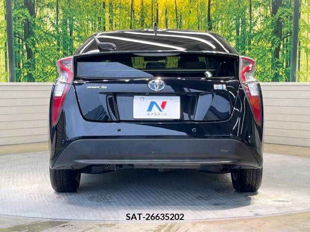 Toyota PRIUS 2017-01 331119-15