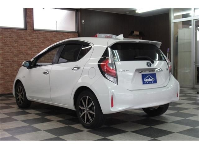 Toyota AQUA 2018-09 22682-1