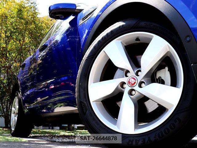 Jaguar E-PACE 2019-12 225524-14