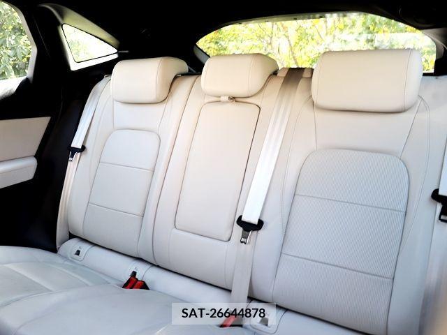 Jaguar E-PACE 2019-12 225524-27