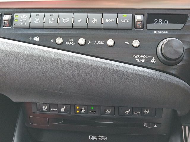 Lexus ES 2019-03 184701-17