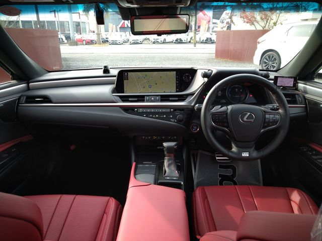 Lexus ES 2019-03 184701-7