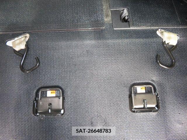 Toyota NOAH 2019-02 321588-9