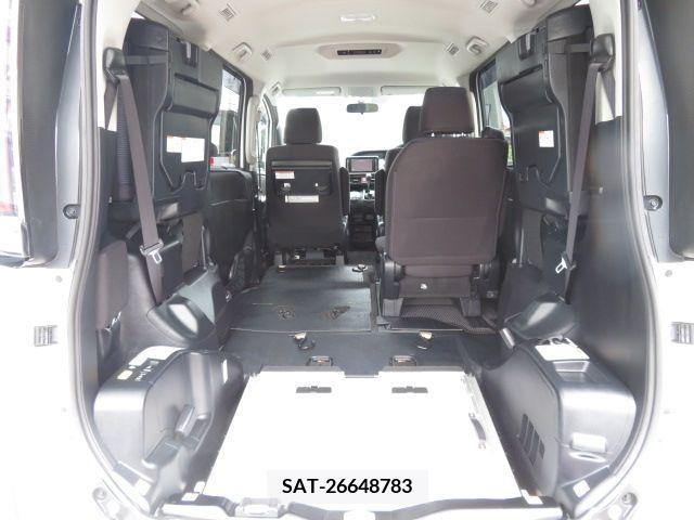 Toyota NOAH 2019-02 321588-4