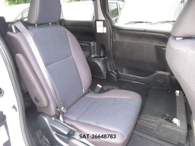 Toyota NOAH 2019-02 321588-15