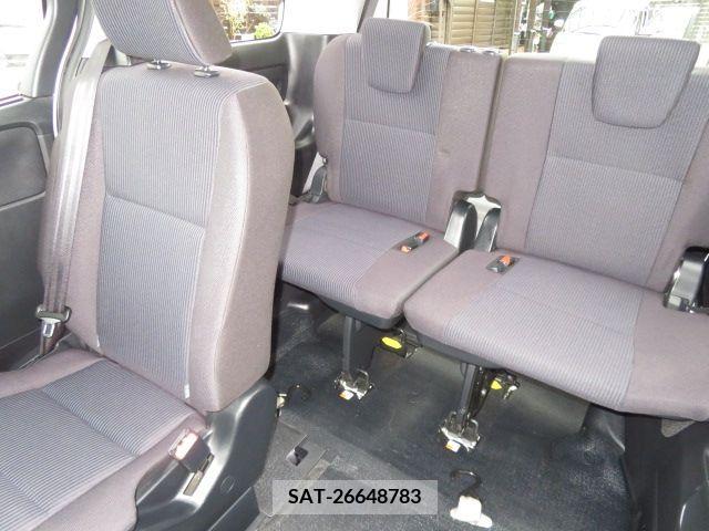 Toyota NOAH 2019-02 321588-13