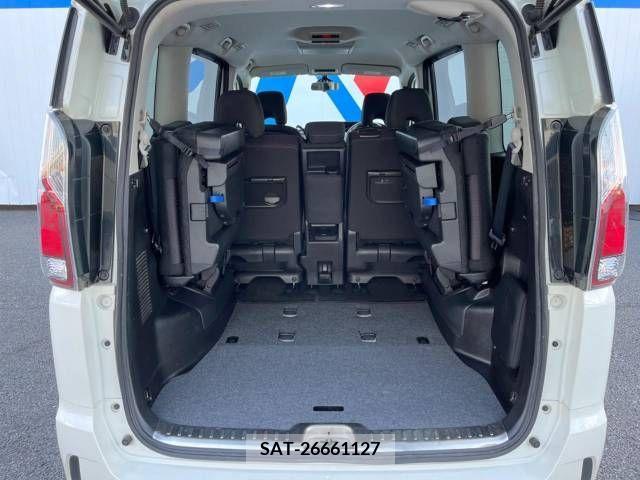 Nissan SERENA 2017-03 324929-10