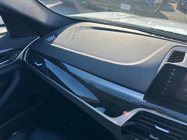 Bmw 5 SERIES 2017-03 196479-24