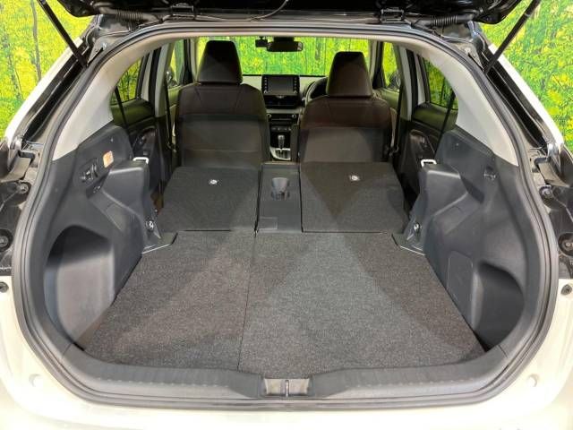 Toyota YARIS CROSS 2021-03 28864-12