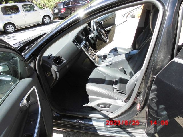 Volvo V60 2012-12 11391-12