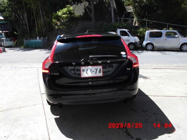 Volvo V60 2012-12 11391-5