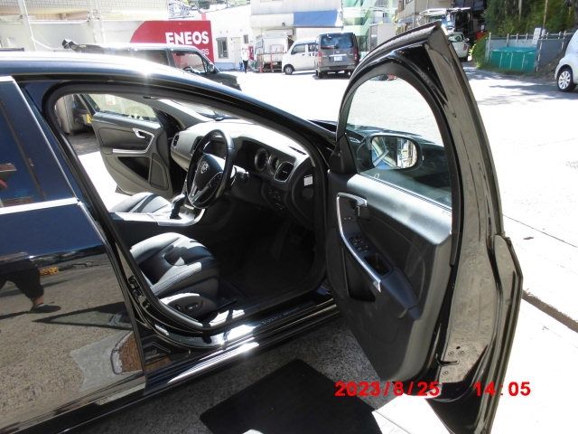 Volvo V60 2012-12 11391-8