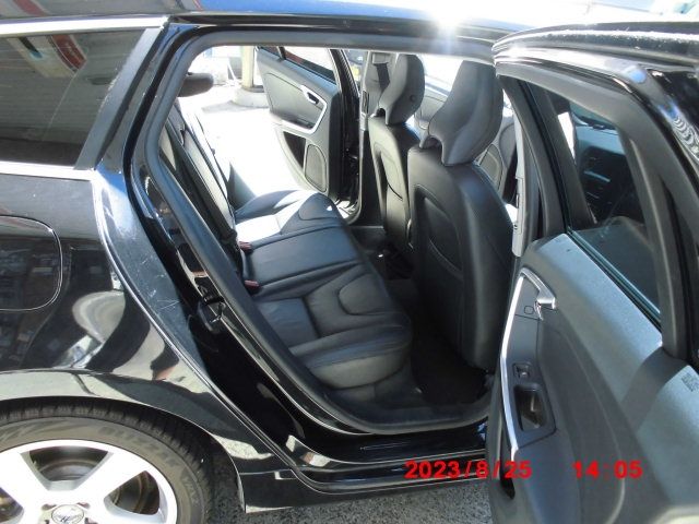 Volvo V60 2012-12 11391-9