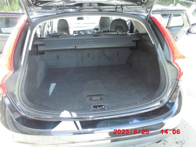 Volvo V60 2012-12 11391-10