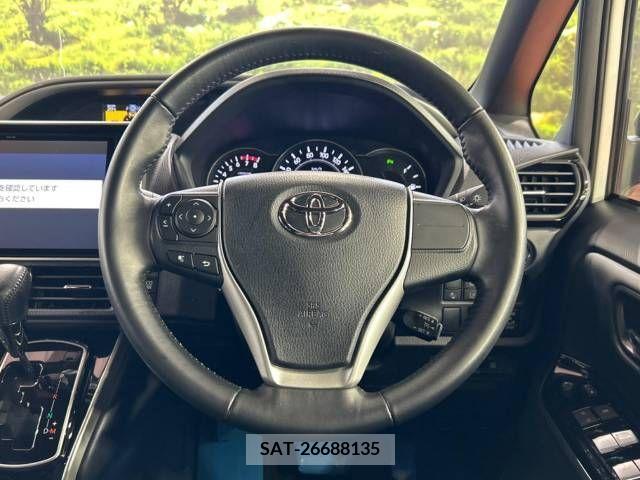 Toyota VOXY 2021-05 321683-11