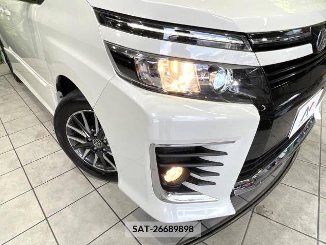 Toyota VOXY 2014-08 321425-12