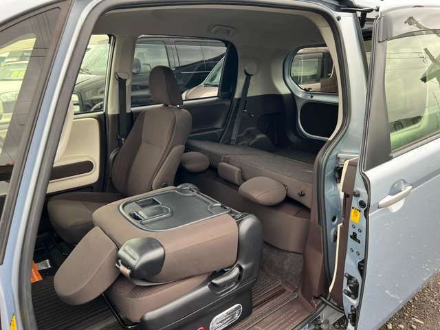 Toyota SPADE 2014-02 1052-17